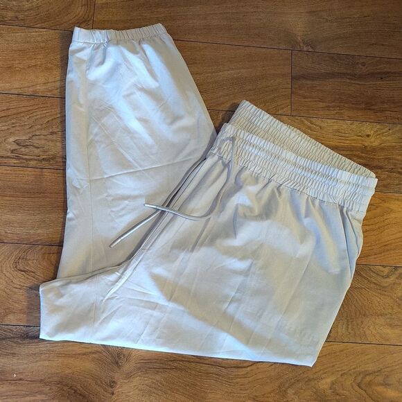 Old Navy Ivory Extra High Waisted StretchTech Cargo Jogger Pants Plussize 3X - Picture 5 of 13